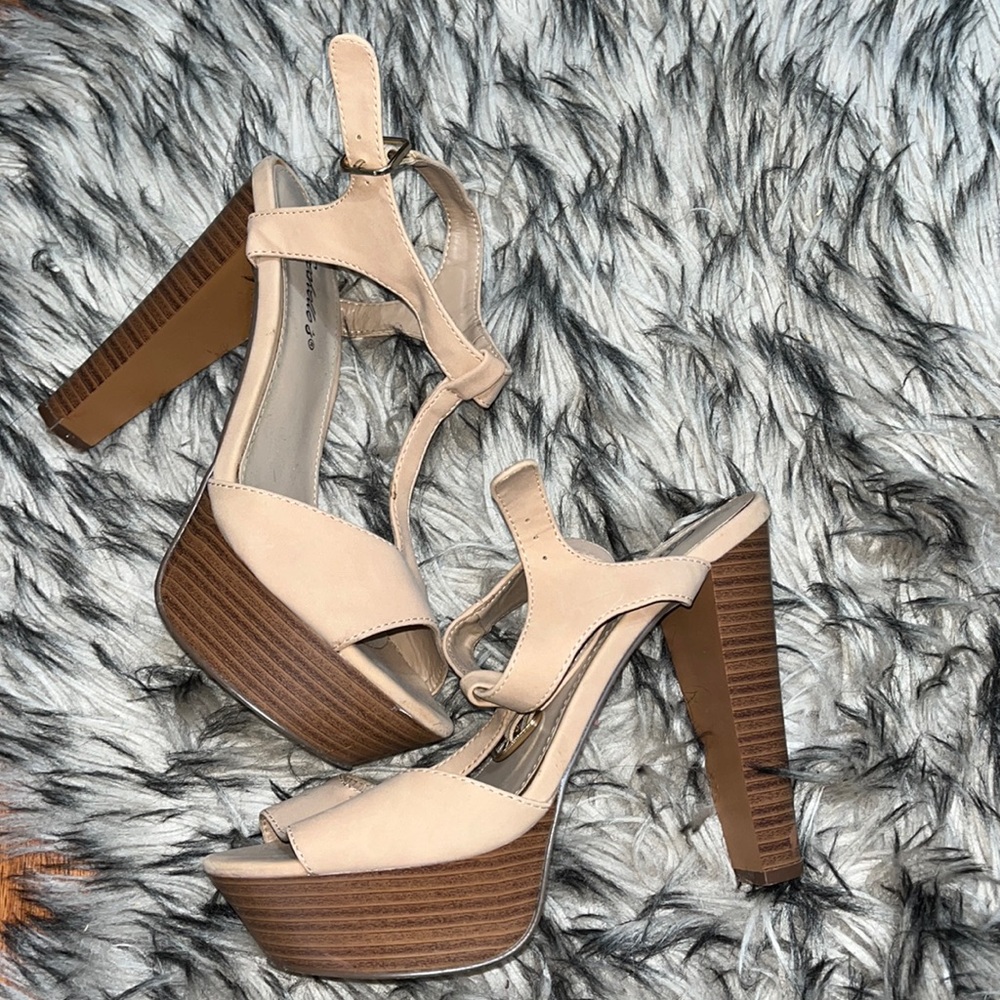 Beige heels